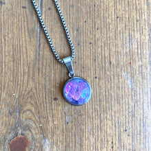 Load image into Gallery viewer, Geode Pendant Necklace