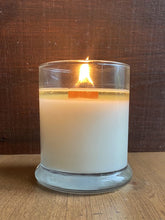 Load image into Gallery viewer, Cozy Cabin Crackling Wooden Wick Candle 