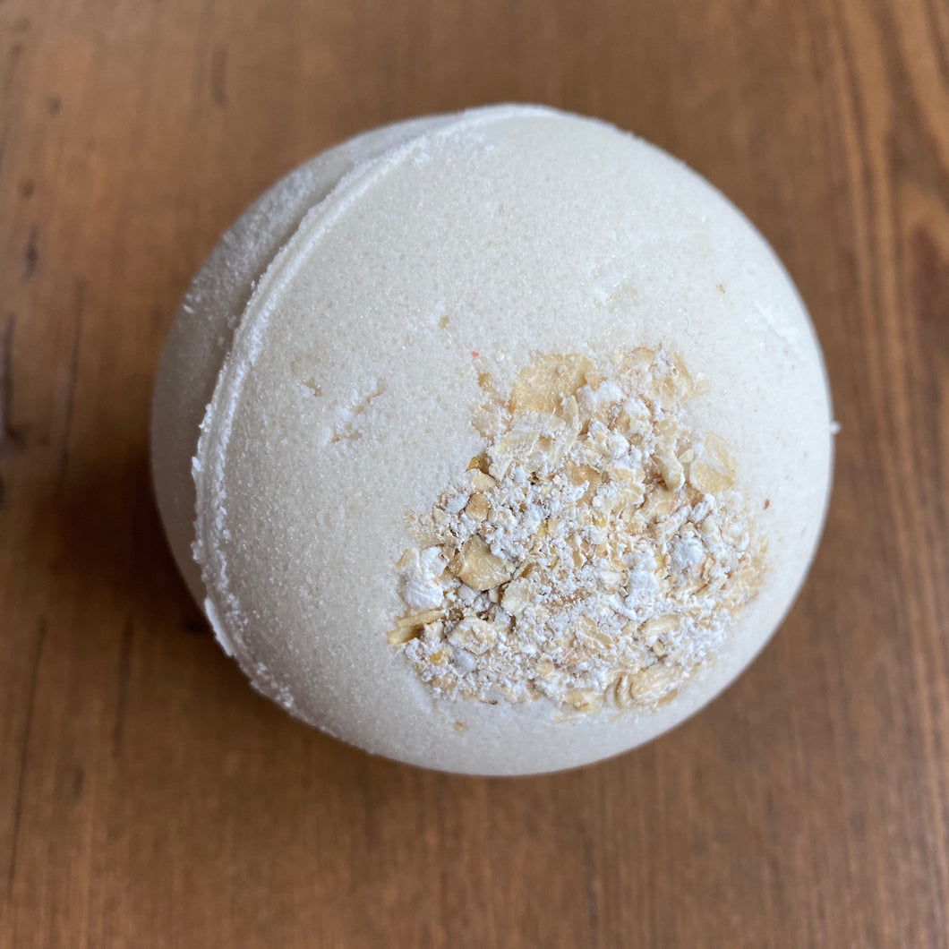 Silky Skin - Oatmeal and Honey Bath Bomb - It's a Beautiful Life Boutique 