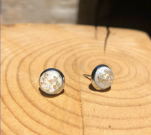 Load image into Gallery viewer, Pearl Shine Stud - It&#39;s a Beautiful Life Boutique 