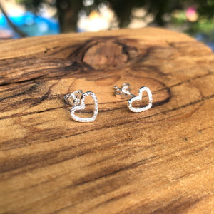 Hammered Silver Heart Studs - It's a Beautiful Life Boutique 