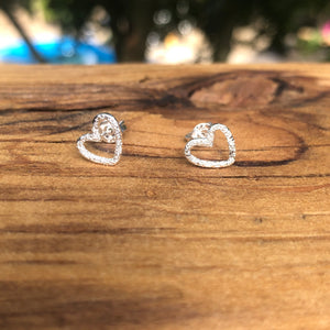 Hammered Silver Heart Studs - It's a Beautiful Life Boutique 